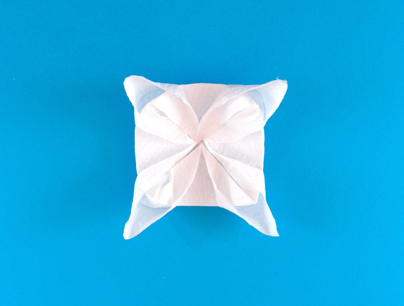 pliage de serviette en papier fleur 04
