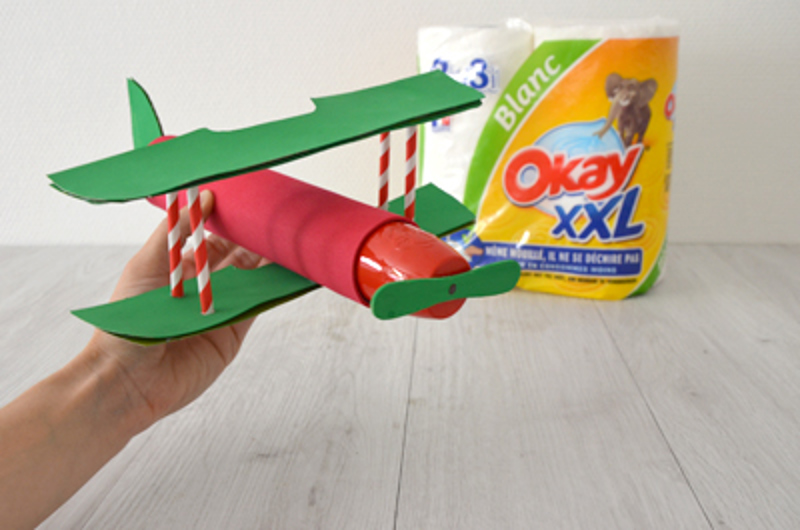 Comment fabriquer un avion en carton avec du matériel recyclé ? Okay