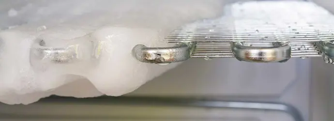 Congélateur dégivré pour être nettoyé