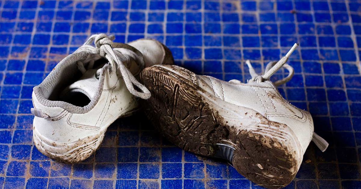 Comment laver des chaussures blanches ? Les méthodes efficaces !