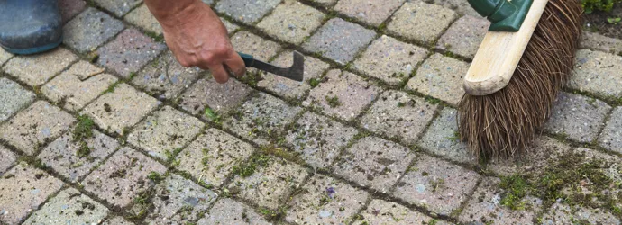 Comment nettoyer une terrasse naturellement, même si elle est très sale