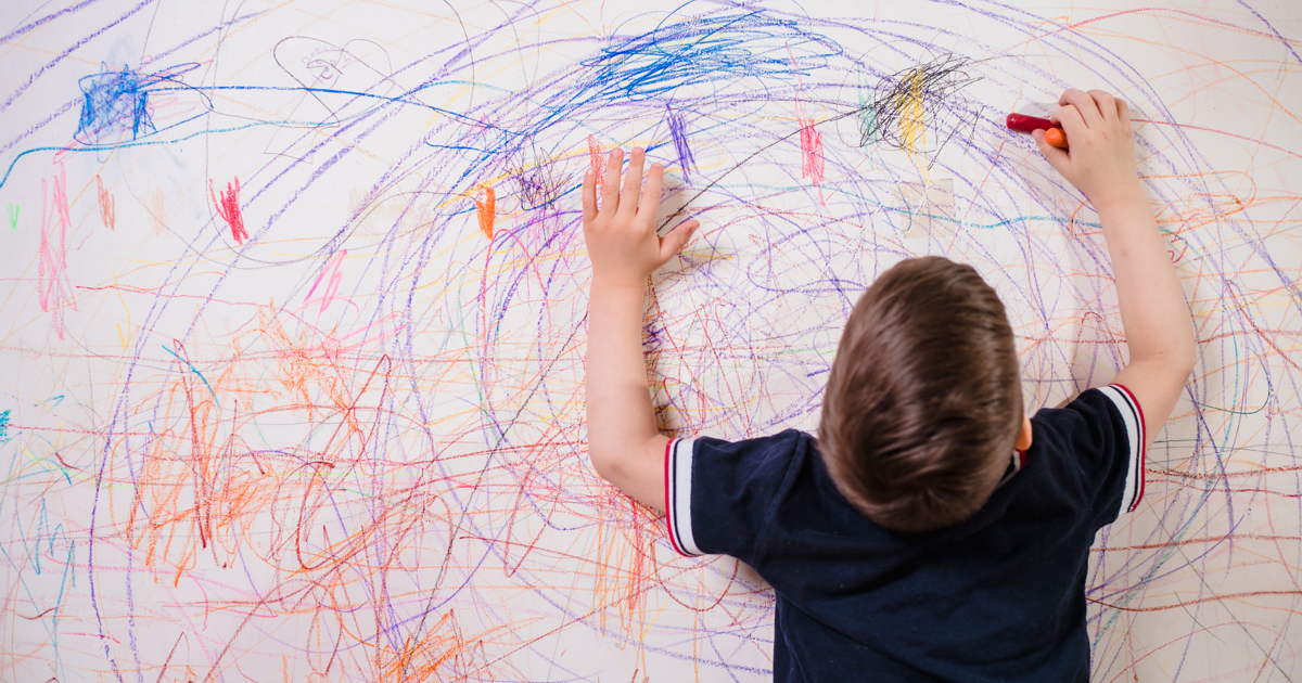 Comment enlever du crayon sur un mur ? Okay