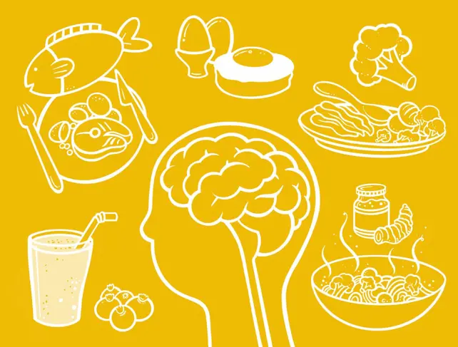 Jeune femme utilisant un ordinateur portable tout en mangeant une salade saine à un bureau