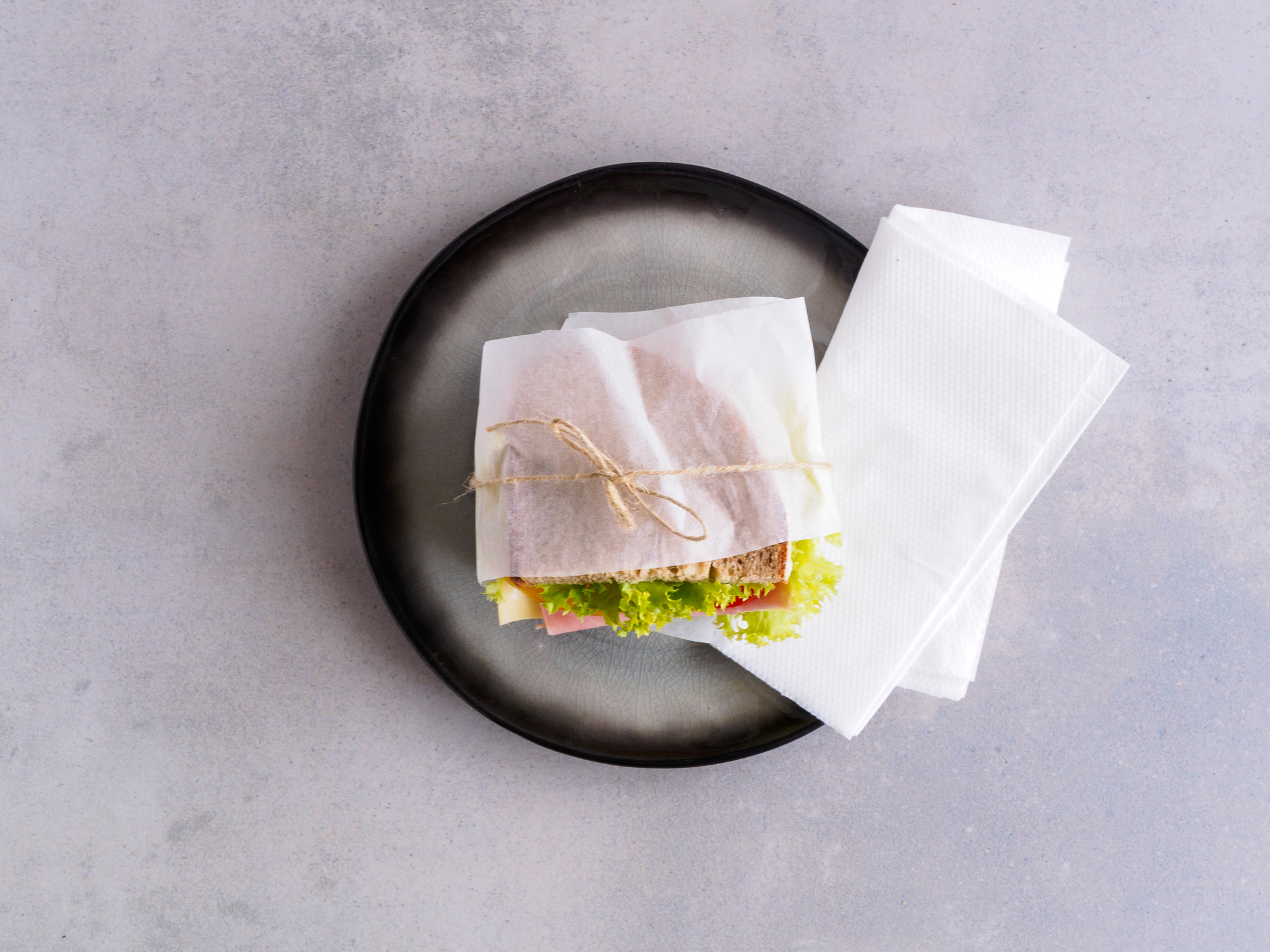 Guide pour emballer un sandwich avec de l’essuie-tout